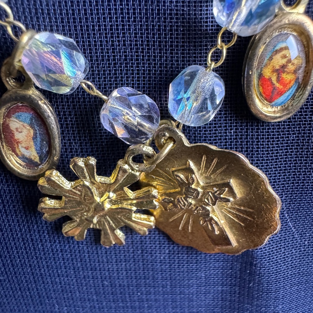 The national shrine shops nwt Elegant Gold Religious Pendant Necklace - Picture 7 of 12
